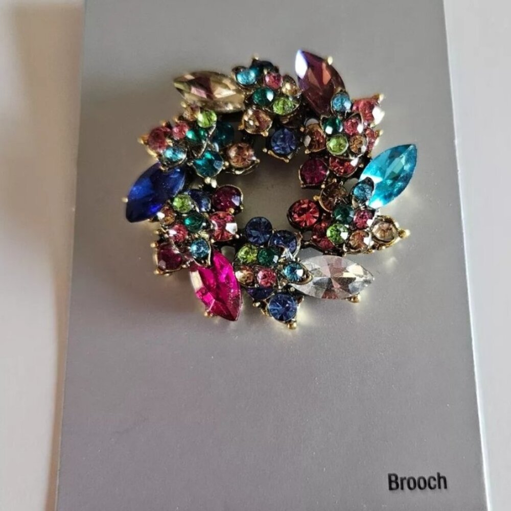 Small Round Bright Multicolored Brooch/Pin.